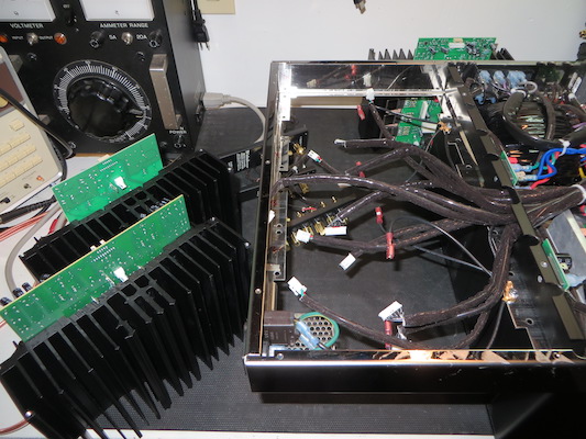 Bob the Tech Audio pulled and evaluated this McIntosh MC257 chassis and heatsinks for short circuits. 